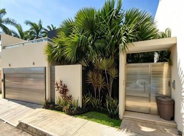 Casa de 3 habitaciones, Mérida · Casa de 421 m² con 3 Recámaras en Venta en Montebello, Mer, Yuc