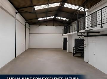 Bodega comercial de 2 habitaciones, Guadalajara · Excelente Bodega Grande