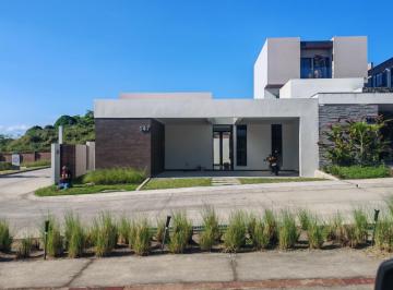 Casa · 127m² · 2 Recámaras · 2 Estacionamientos · Punta Tiburón, Casa en Preventa de un Nivel con 2 Recámaras en Laguna VIII