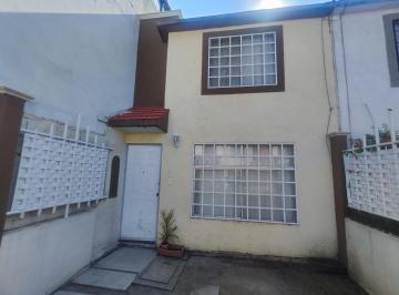Casa de 3 habitaciones, Cuautitlán Izcalli · Casa en Venta con Estudio y 2 Estacionamientos en Cofradía IV