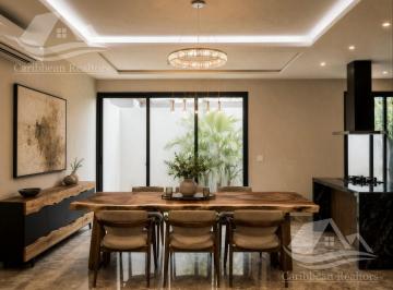 Casa · 280m² · 4 Recámaras · 3 Estacionamientos · Casa en Venta en Via Cumbres Cancun