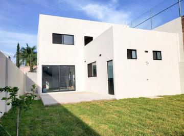 Casa de 3 habitaciones, Yautepec · Casa Nueva en Pedregal de Oaxtepec con Alberca y Jardín Privado
