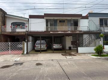 Casa de 4 habitaciones, Guadalajara · Casa en Venta en Providencia en Guadalajara, Jalisco