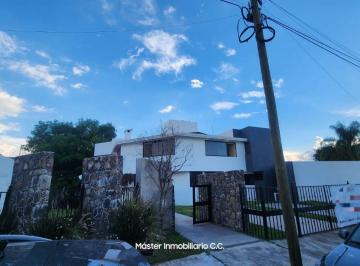 Casa de 3 habitaciones, León · Casa en Venta en Balcones del Campestre con 3 Recamaras, 4 Baños, 4 Estacionamientos y Jardin Grande