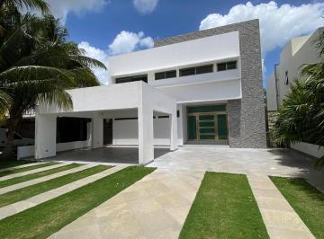 Casa · 382m² · 3 Recámaras · 6 Estacionamientos · Lagos del Sol: Casa con Panales Solares / Home With Solar Panels
