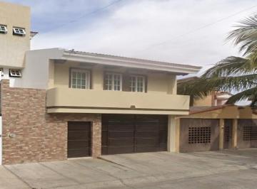 Casa de 3 habitaciones, Zamora · Hermosa Casa, Amplia con Servicios Cercanos en Zamora Michoacan.