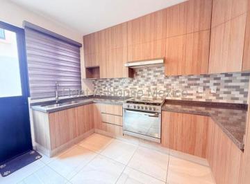 Casa en condominio de 3 habitaciones, Querétaro · Casa en Renta en Lomas del Marqués