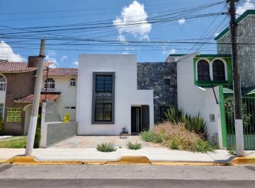 Casa de 3 habitaciones, Pachuca · Casa en Venta en Arboledas de San Javier Primera Sección Pachuca
