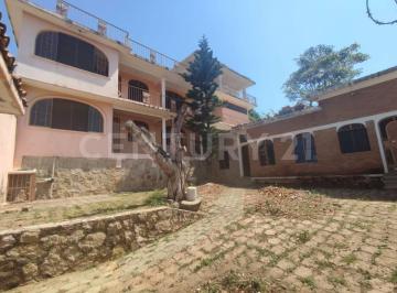 Casa · 700m² · 12 Recámaras · 4 Estacionamientos · Casa en Venta en Cumbres de Llano Largo, Acapulco, Gro.