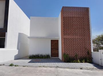 Casa · 140m² · 3 Recámaras · 2 Estacionamientos · Casa en Zarú, Zakia