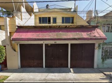 Casa de 4 habitaciones, Nezahualcóyotl · Casa en Venta, Nezahualcoyotl, Metropolitana