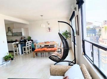 Casa de 6 habitaciones, Querétaro · Arboledas Casa en Venta 6 Rec 5 Baño Cto Servicio 2 Deptos Excelente Vista Ideal Inversionista