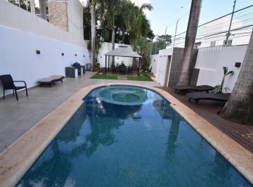 Casa · 300m² · 3 Recámaras · 2 Estacionamientos · Casa Amueblada