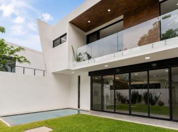 Casa · 301m² · 4 Recámaras · 2 Estacionamientos · Casa Nueva en Venta Buena Vista, Cuernavaca