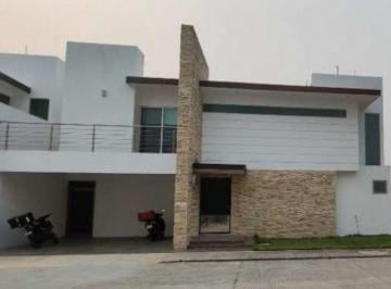 Casa de 3 habitaciones, Carmen · Casa de 300 m² con 3 Recámaras en Venta en Cd del Carmen