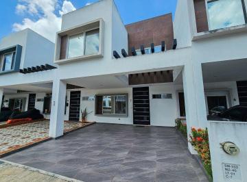 77c357c50fb8748be190117b6f3e57a53f1fb7e3e10b0662b618630f8864d271 · Casa en Venta · Noni · 3 Recámaras · Jardines del Sur 4 · Alberca · Seguridad
