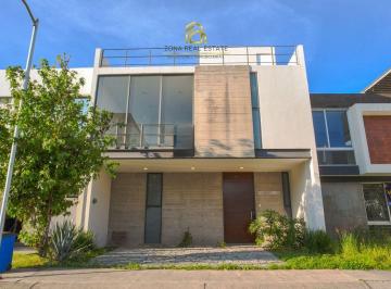 c7e7c3f904f1a3acf68c60708e88fa4a1f56716f568a8b2db8a3bf35c889972a · Hermosa Casa en Venta en Valle Imperial