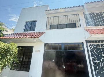 Casa de 4 habitaciones, León · Venta Linda Casa En. Bosques de Los Naranjos
