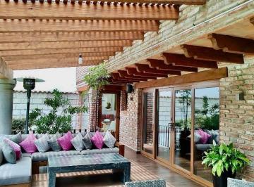 Casa · 650m² · 5 Recámaras · 6 Estacionamientos · Casa en Renta en San Jeronimo Lindice