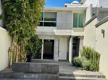 Casa · 214m² · 2 Recámaras · 4 Estacionamientos · Casa en Venta en Pedregal de San Angel