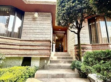 Casa · 806m² · 5 Recámaras · 8 Estacionamientos · Casa en Venta en Jardines de La Montaña