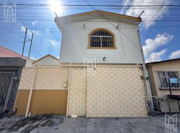 Casa · 120m² · 3 Recámaras · 2 Estacionamientos · 0136 - Casa en Renta Col Casa Bella, San Nicolás de Los Garza