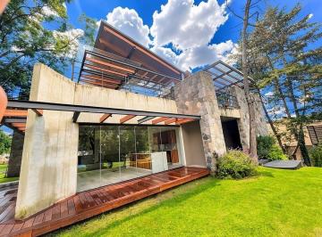 0ccddb4489e48269722bb23f80645aa9a4701211e5f892cdbeeddb444219b98e · Casa en Venta en Valle de Bravo Avandaro (M²c300)