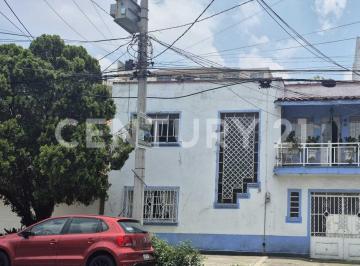 Casa · 368m² · 4 Recámaras · 4 Estacionamientos · Casa en Venta en Narvarte con Amplio Jardin Ideal Para Desarrolladores