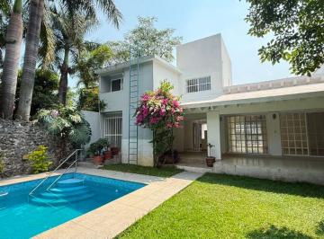 Casa de 4 habitaciones, Cuernavaca · Amplia Casa Sola en Renta en Excelente Ubicación
