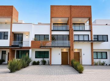 Casa en condominio · 257m² · 4 Recámaras · 2 Estacionamientos · Casa Nueva en Renta en Metepec con 4 Habitaciones