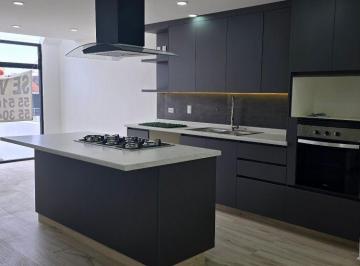 Casa de 3 habitaciones, Naucalpan de Juárez · Venta Casa Nueva Lista Para Habitar Vista Panoramica Jardin Lomas Verdes