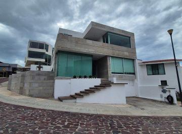 3037400c6cfe25fff0ad385bb5a5ef09674a65cfb255d0aba53d970a54e9f641 · Venta Casa Cumbres del Lago Juriquilla en Esquina