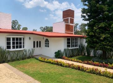 Casa · 180m² · 3 Recámaras · 2 Estacionamientos · Casa en Bosques del Lago