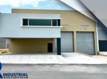 Bodega comercial · 710m² · 4 Estacionamientos · Bodega Industrial en Renta en Santa Catarina