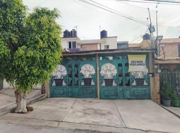 Casa de 4 habitaciones, Cuautitlán Izcalli · Casa de 120 m² con 4 Recámaras en Venta en Colinas del Lago