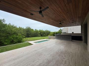 Casa de 5 habitaciones, Cancún · Casa en Renta en Residencial Canales Puerto Cancun