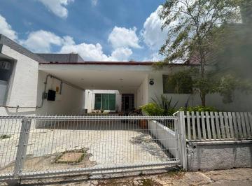 Casa de 5 habitaciones, Guadalajara · Casa en Renta en Av Providencia