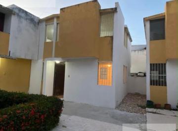 Casa · 3 Recámaras · 1 Estacionamiento · Casa - Fraccionamiento Floresta