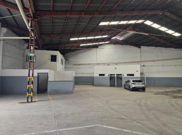 Bodega comercial · 1600m² · 1 Estacionamiento · Amplia Bodega Cerca de Carr. Matehuala y Rio Santiago