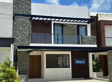 Casa · 235m² · 4 Recámaras · 2 Estacionamientos · Casa en Renta, 3 Recámaras, Aires Acondicionados, Residencial Rio, Cancún