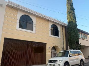 Casa · 400m² · 4 Recámaras · Casa Contry Sol