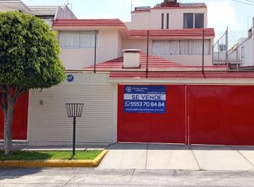 Casa · 275m² · 3 Recámaras · 3 Estacionamientos · Casa en Ciudad Satélite