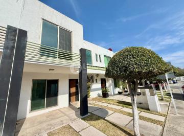 Casa · 200m² · 3 Recámaras · 2 Estacionamientos · Casa en Venta en Residencial del Parque, Zona Periférico