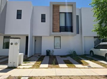 Casa · 132m² · 3 Recámaras · 2 Estacionamientos · Casa en Venta o Renta en Capittala