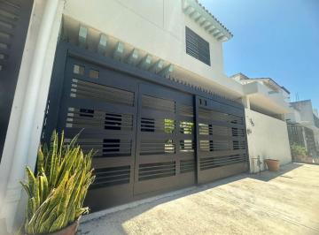 Casa de 3 habitaciones, Juárez · Casa en Venta en Punta Esmeralda