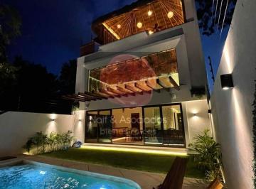 Casa · 420m² · 3 Recámaras · 3 Estacionamientos · Casa de 3 Recamaras Amueblada en Venta en Tulum La Veleta Gran Oportunidad, con Paneles Solares
