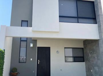 Casa en condominio · 131m² · 3 Recámaras · 2 Estacionamientos · Casa en Venta 3 Recámaras, 1 en Planta Baja, Última, en Lomas de Angelópolis 3, Súper Precio