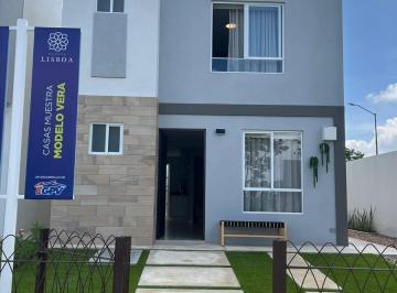 Casa · 94m² · 3 Recámaras · 2 Estacionamientos · Casa en Venta