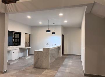 Oportunidad única en Tapachula.
Residencia en venta a dos cuadras del Seminario · Oportunidad Única en Tapachula, Hermosa Residencia con Inigualable Vista!