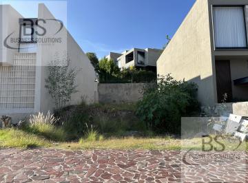 Terreno / Lote · 250m² · Kl/ Terreno en Venta, Plano Colindante con Área Verde.